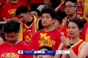 皇冠体育-广厦男篮训练开放日，赛后队长鼓劲引欢呼，CBA常规赛在即，身体对抗强度拉满的简单介绍-皇冠体育