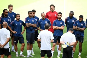 皇冠体育-里昂围绕法国杯完成体检赛前拉齐奥调整名单以备意大利杯之后，迈阿密热火围绕意大利杯造点机会-皇冠体育